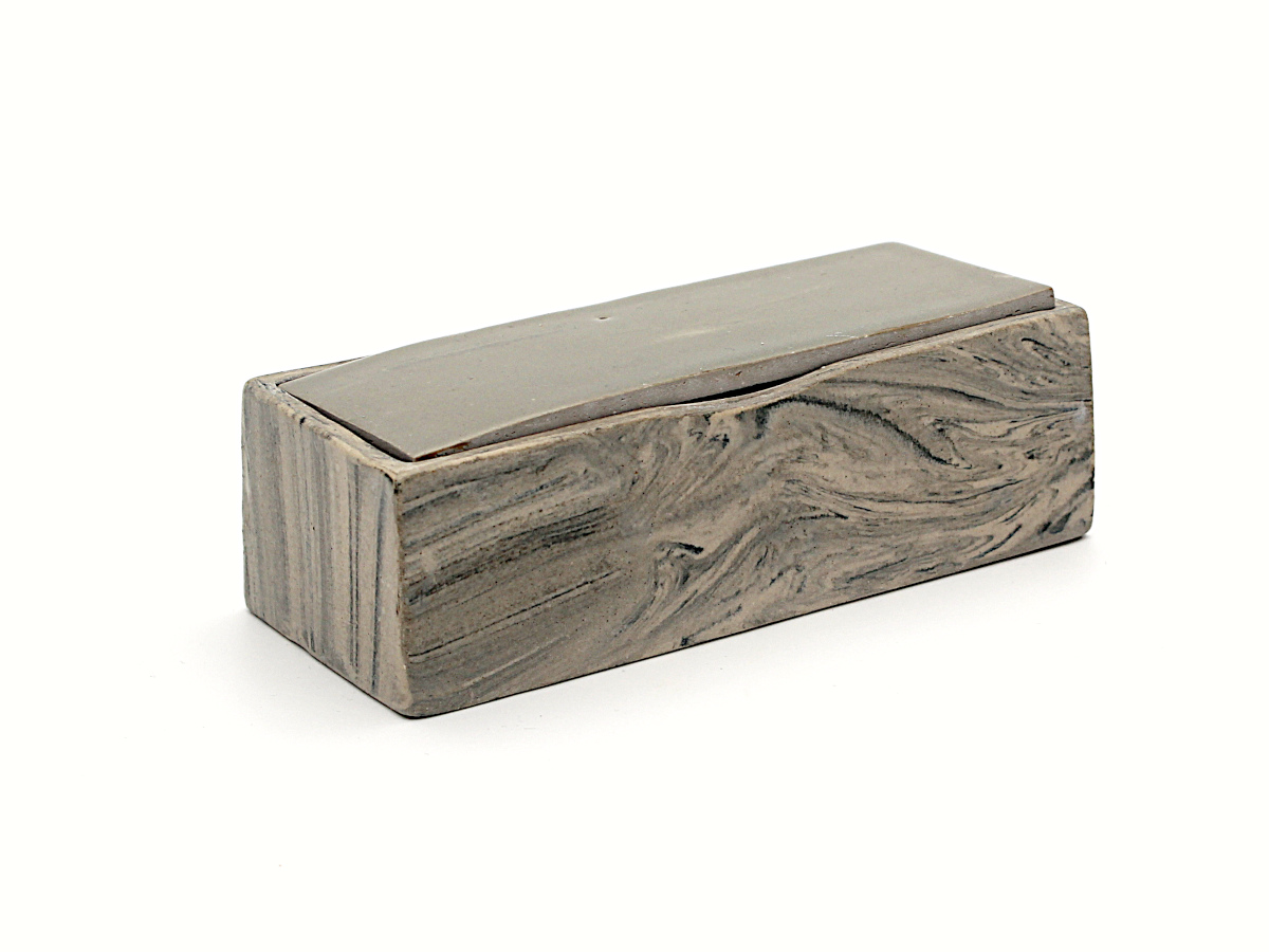 Rechteckige Box mit Deckel aus Keramik von P. & C. | STUDIO CERAMICS